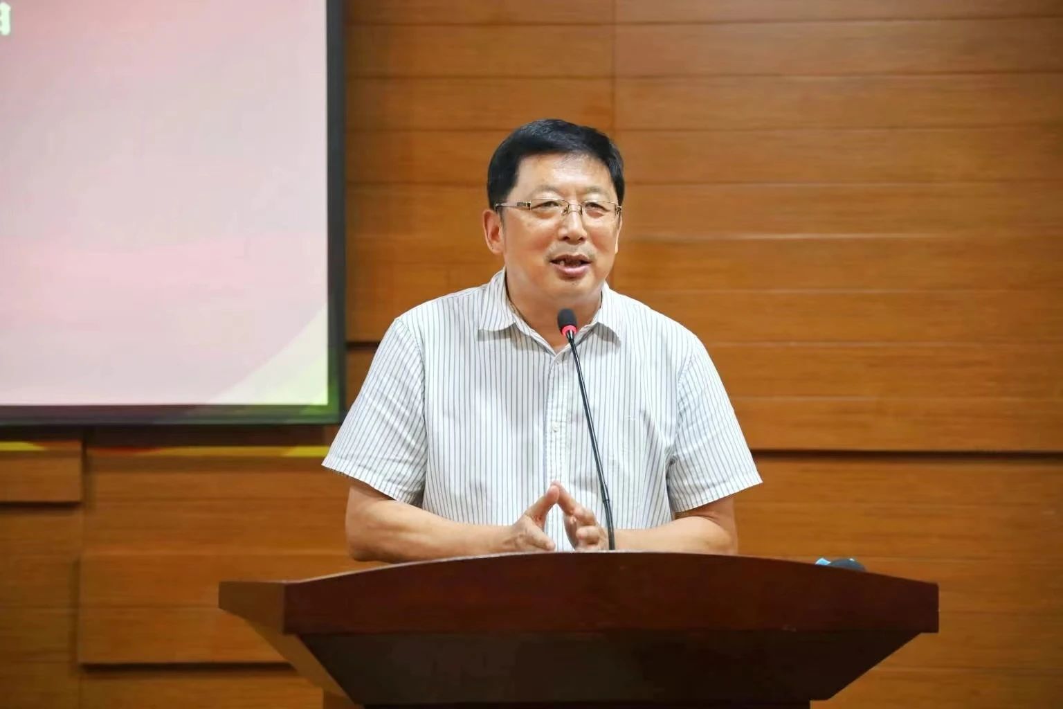 William威廉官网
